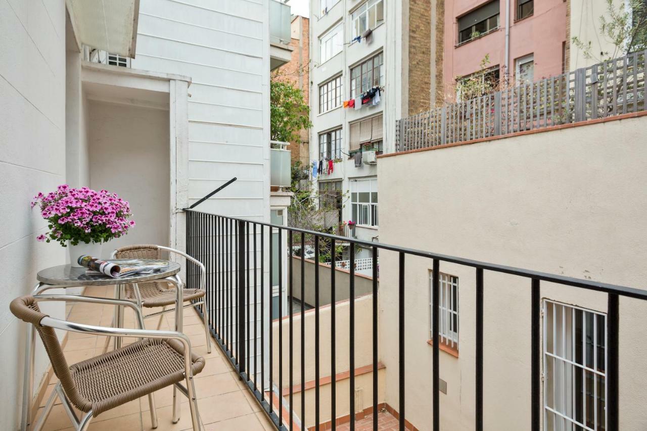 Bcnstop Parc Gueell Barcelona Exterior photo